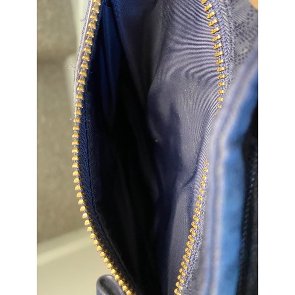 Michael Kors Nylon Kelsey Navy Large Crossbody - Picture 5 of 13